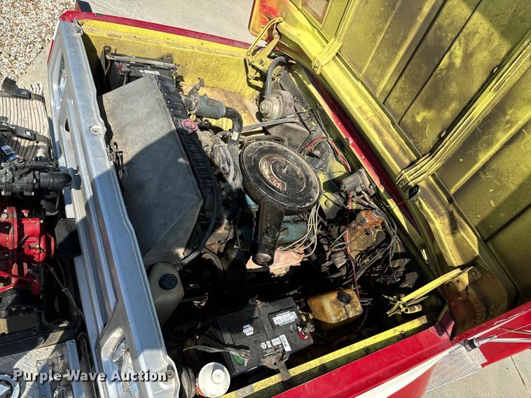 image for item DX1056 1976 Dodge W600 pumper fire truck