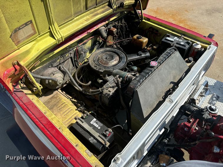image for item DX1056 1976 Dodge W600 pumper fire truck