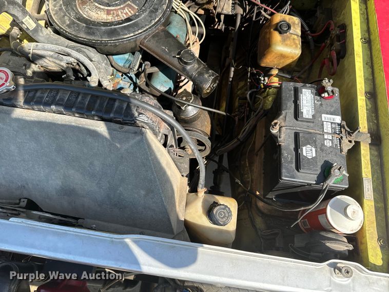 image for item DX1056 1976 Dodge W600 pumper fire truck