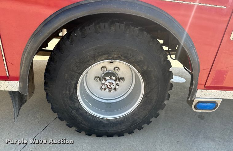 image for item DX1056 1976 Dodge W600 pumper fire truck