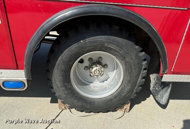 image for item DX1056 1976 Dodge W600 pumper fire truck