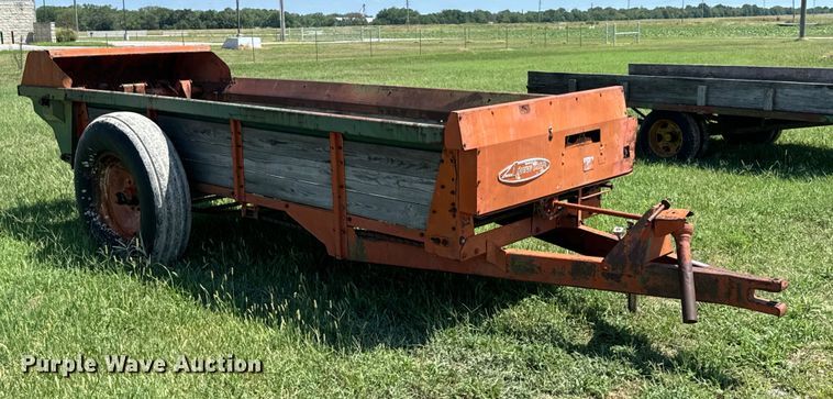 image for item DX1058 AVCO New Idea manure spreader