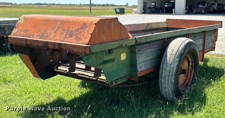 image for item DX1058 AVCO New Idea manure spreader