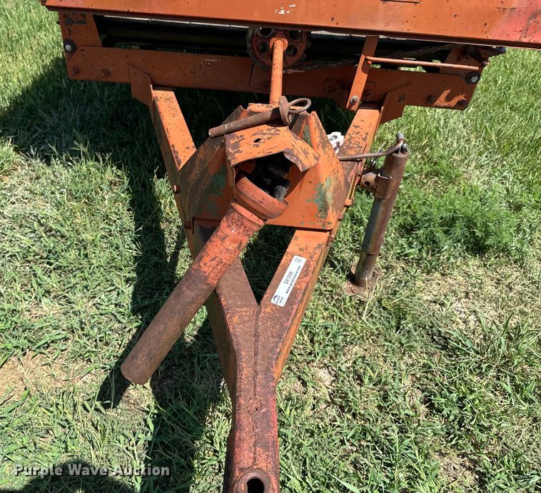 image for item DX1058 AVCO New Idea manure spreader