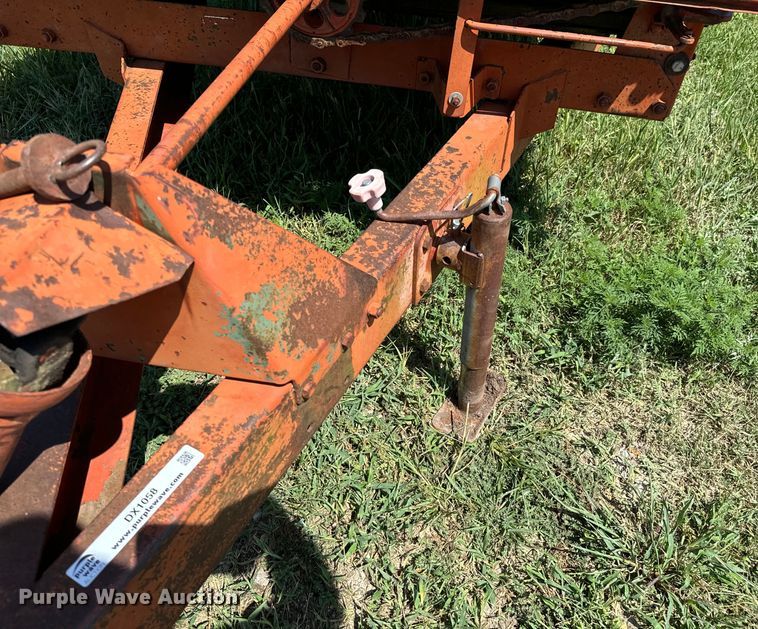 image for item DX1058 AVCO New Idea manure spreader