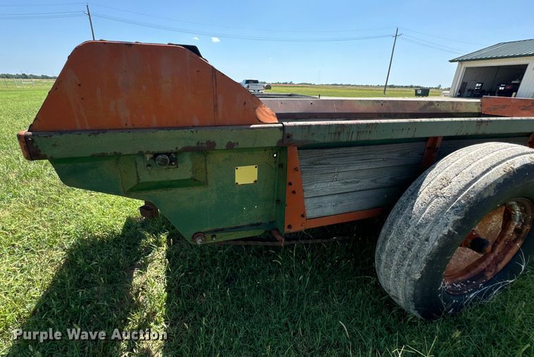 image for item DX1058 AVCO New Idea manure spreader