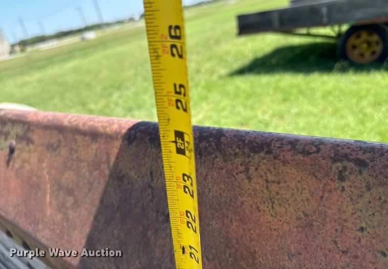 image for item DX1058 AVCO New Idea manure spreader