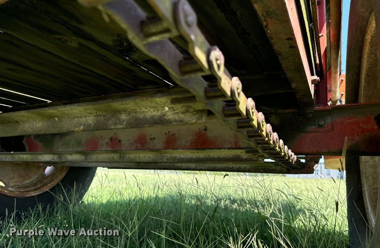 image for item DX1058 AVCO New Idea manure spreader