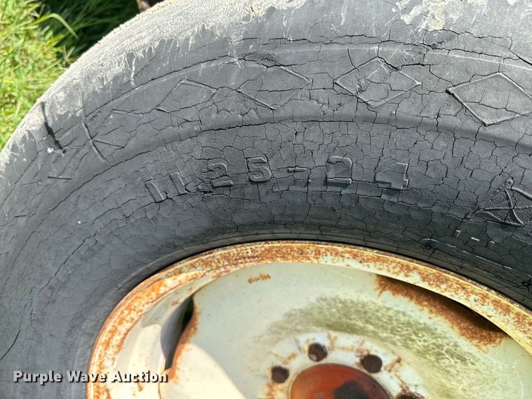 image for item DX1058 AVCO New Idea manure spreader