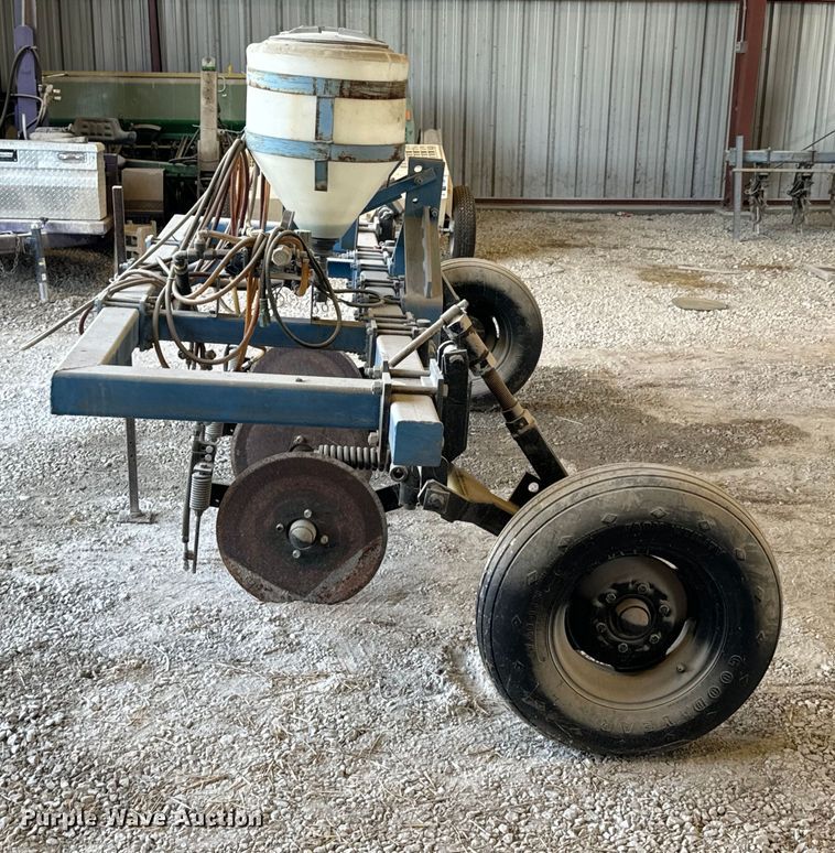 image for item DX1064 Shop built liquid fertilizer applicator