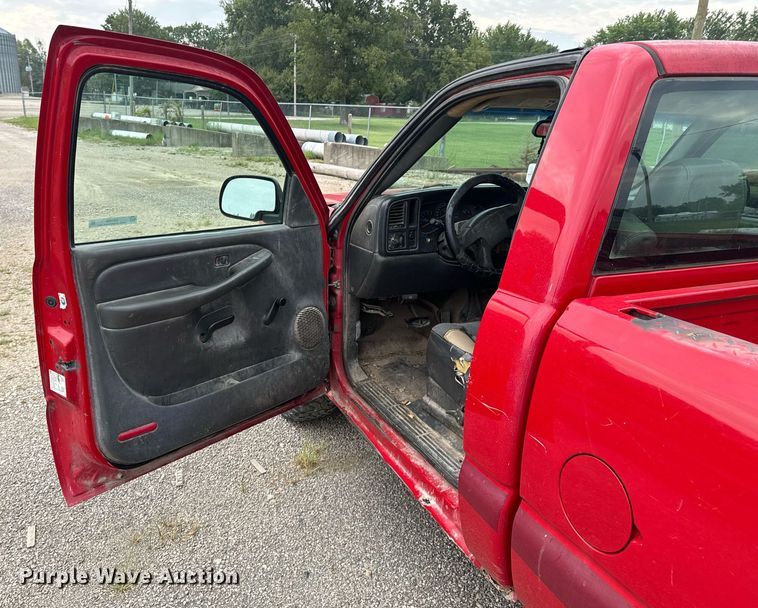 image for item DX1088 2003 Chevrolet Silverado 1500 pickup truck