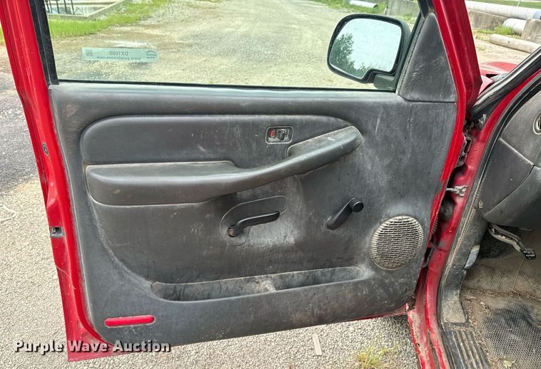 image for item DX1088 2003 Chevrolet Silverado 1500 pickup truck