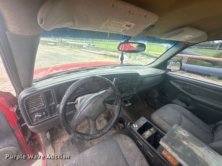 image for item DX1088 2003 Chevrolet Silverado 1500 pickup truck