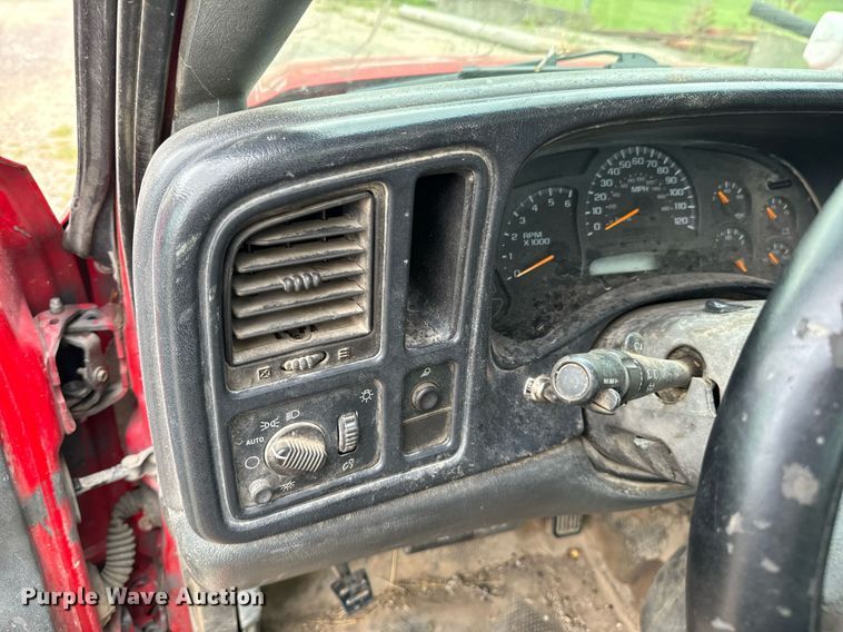 image for item DX1088 2003 Chevrolet Silverado 1500 pickup truck