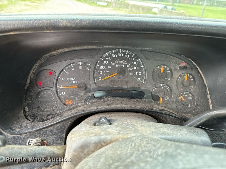 image for item DX1088 2003 Chevrolet Silverado 1500 pickup truck