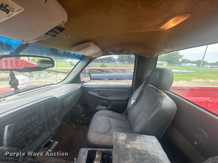 image for item DX1088 2003 Chevrolet Silverado 1500 pickup truck