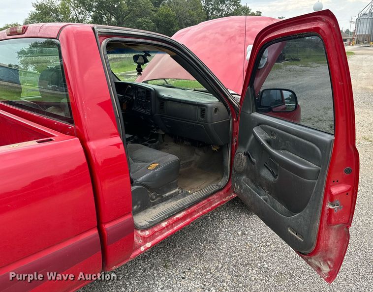 image for item DX1088 2003 Chevrolet Silverado 1500 pickup truck