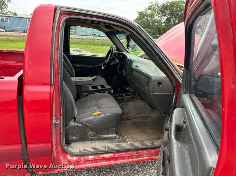 image for item DX1088 2003 Chevrolet Silverado 1500 pickup truck