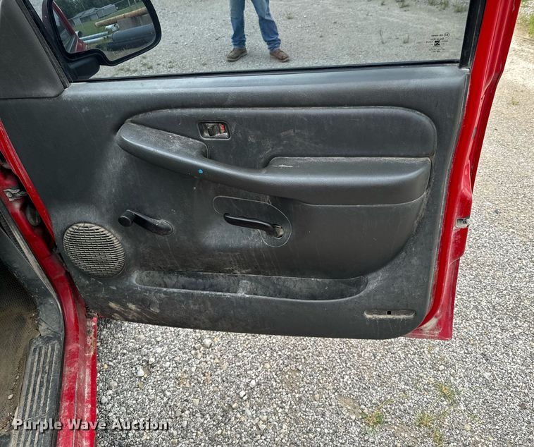 image for item DX1088 2003 Chevrolet Silverado 1500 pickup truck