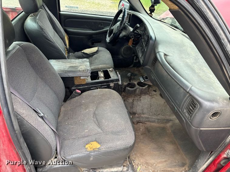 image for item DX1088 2003 Chevrolet Silverado 1500 pickup truck