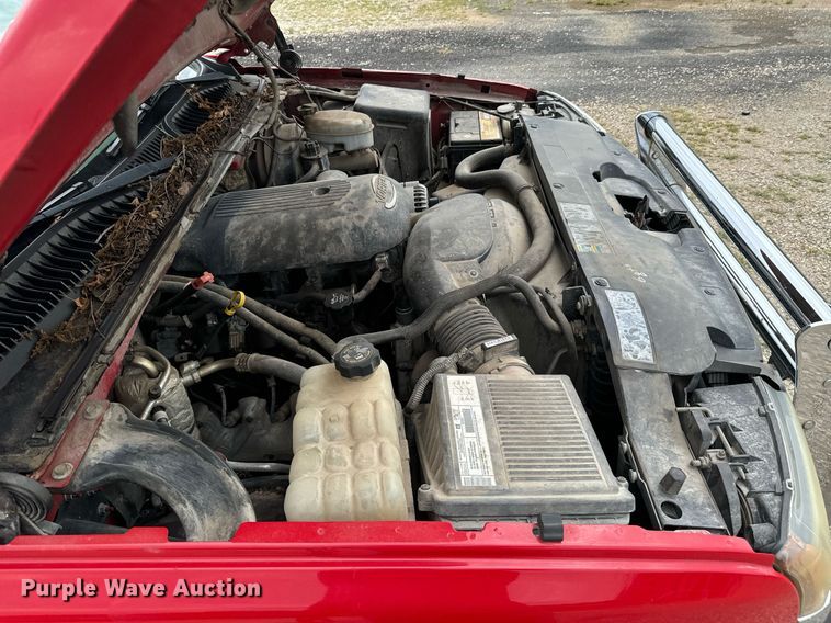 image for item DX1088 2003 Chevrolet Silverado 1500 pickup truck