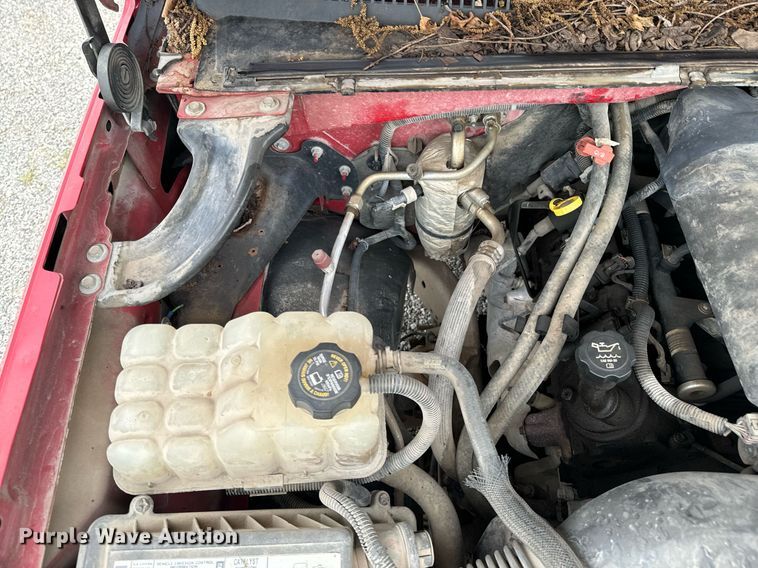 image for item DX1088 2003 Chevrolet Silverado 1500 pickup truck