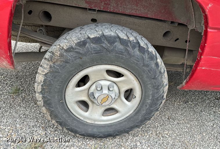 image for item DX1088 2003 Chevrolet Silverado 1500 pickup truck