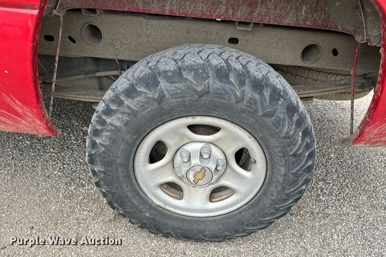 image for item DX1088 2003 Chevrolet Silverado 1500 pickup truck