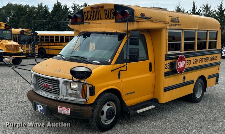 image for item DX1090 2001 Thomas school bus