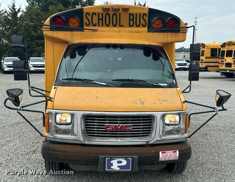 image for item DX1090 2001 Thomas school bus