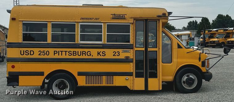 image for item DX1090 2001 Thomas school bus