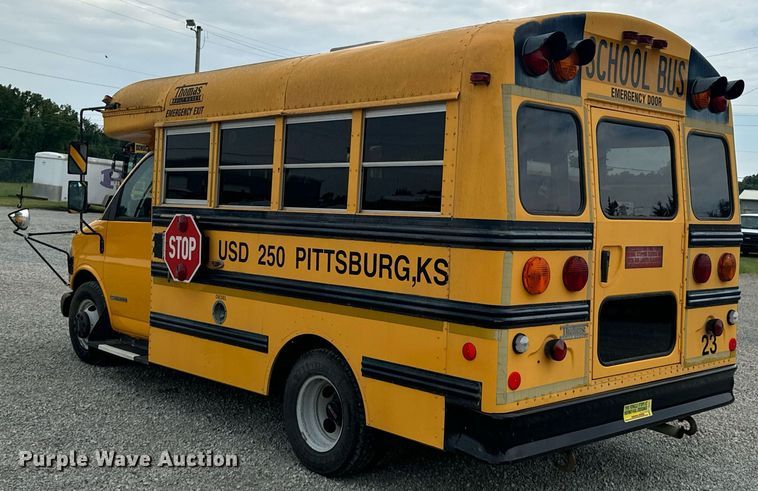 image for item DX1090 2001 Thomas school bus