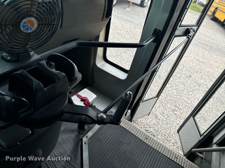 image for item DX1090 2001 Thomas school bus