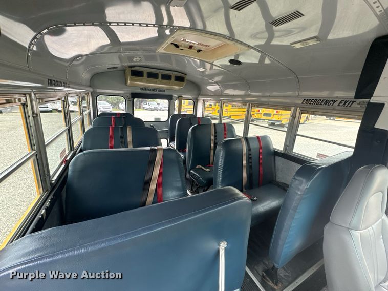 image for item DX1090 2001 Thomas school bus
