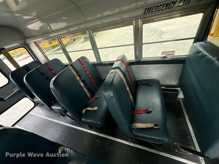 image for item DX1090 2001 Thomas school bus