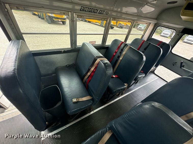 image for item DX1090 2001 Thomas school bus