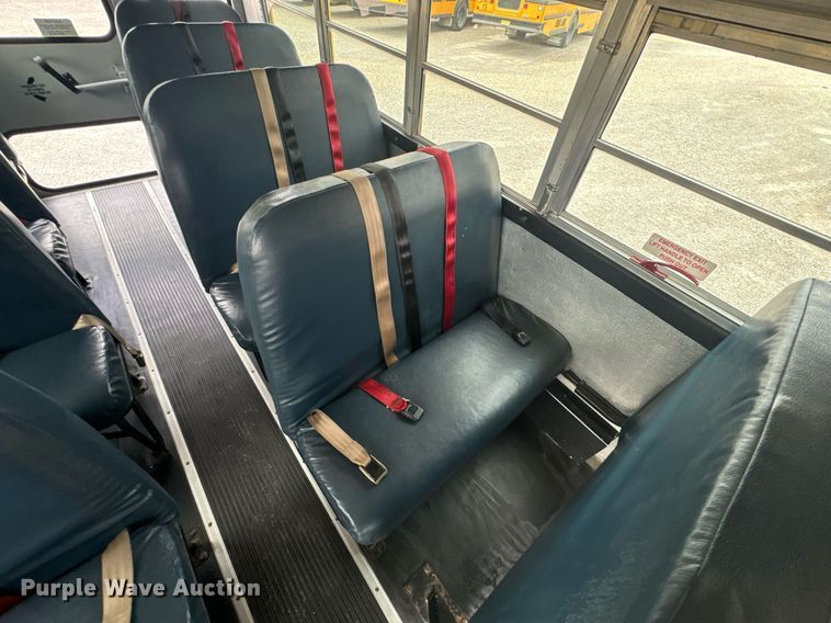 image for item DX1090 2001 Thomas school bus