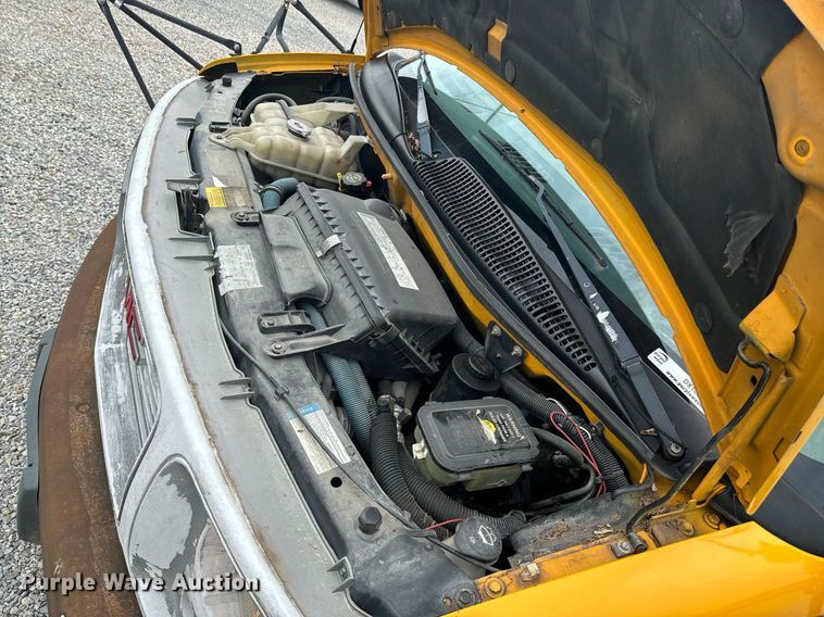 image for item DX1090 2001 Thomas school bus