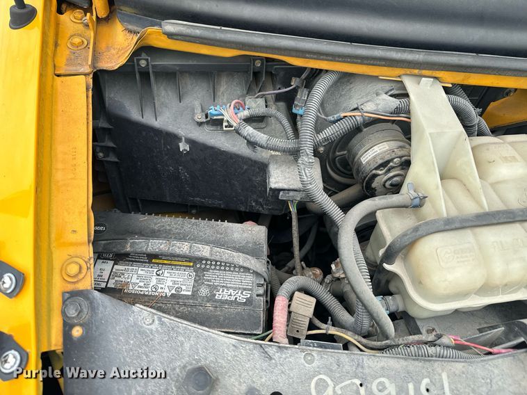 image for item DX1090 2001 Thomas school bus