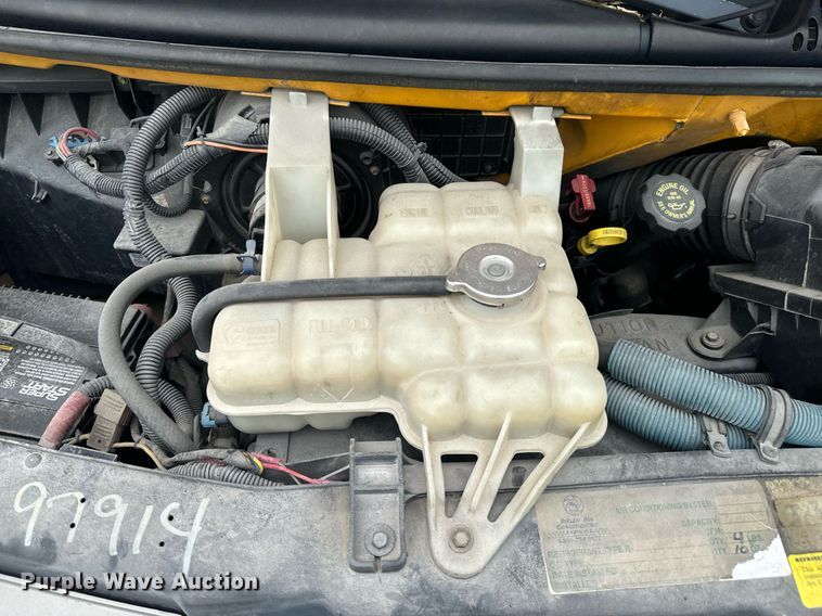 image for item DX1090 2001 Thomas school bus