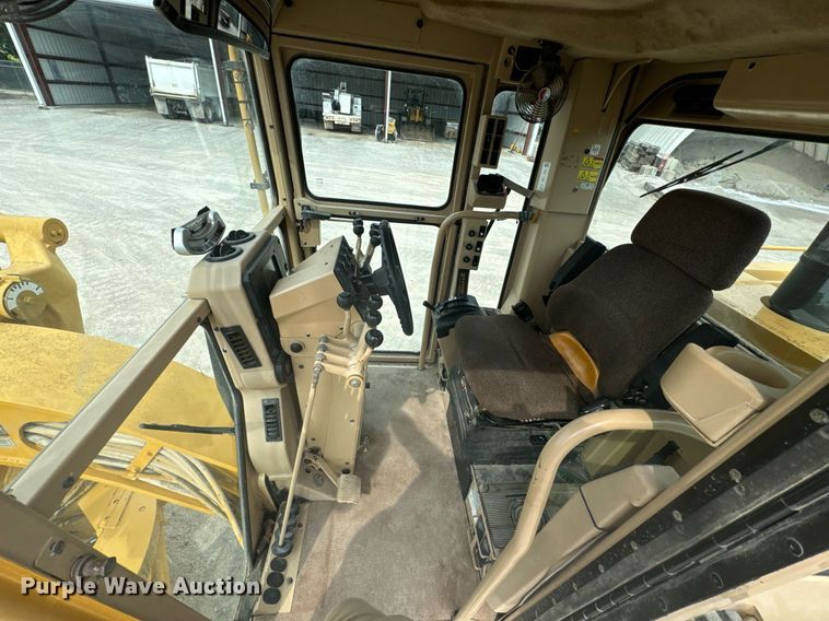 image for item DX1116 2007 Caterpillar 12H motor grader