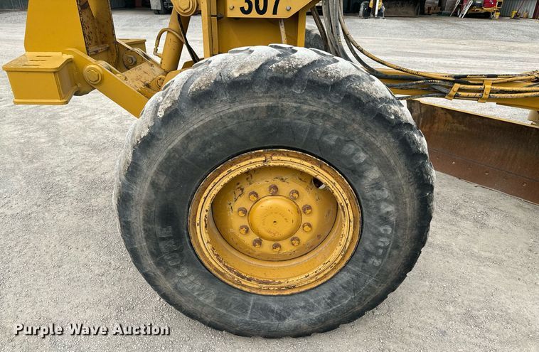image for item DX1116 2007 Caterpillar 12H motor grader