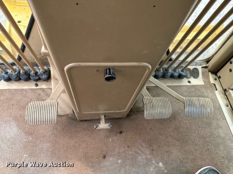 image for item DX1119 2006 Caterpillar 12H motor grader