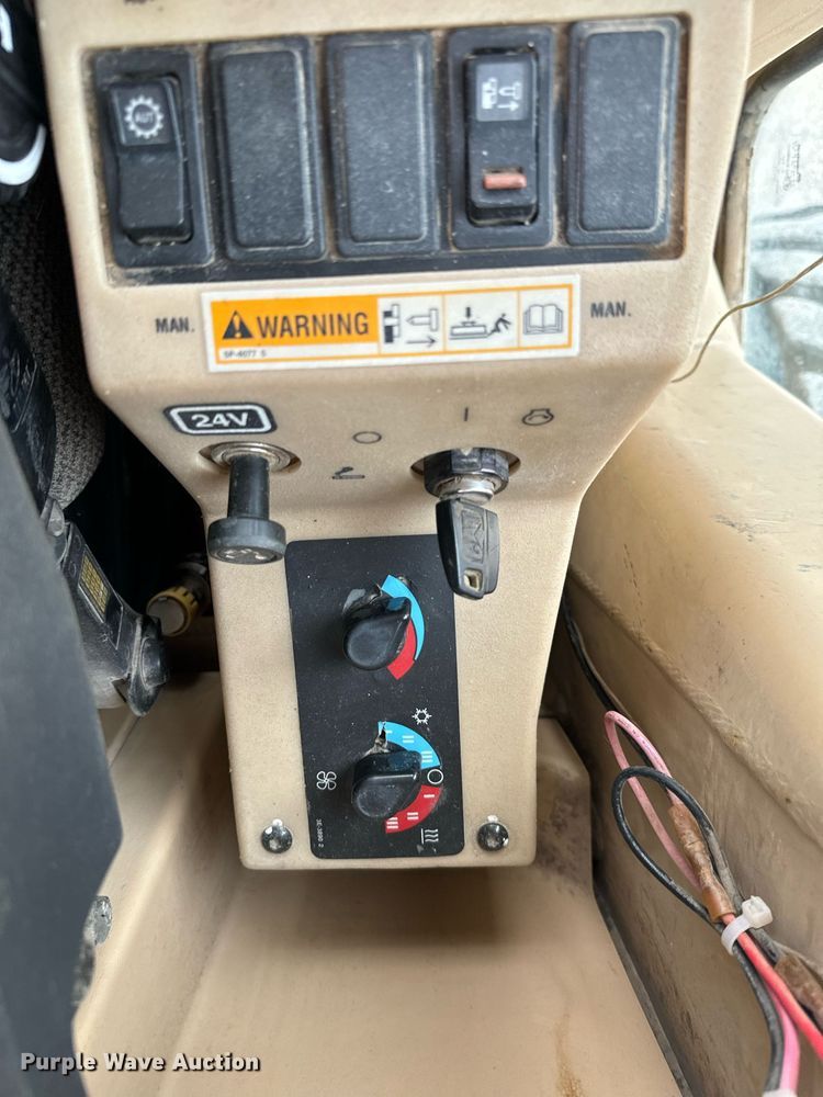 image for item DX1119 2006 Caterpillar 12H motor grader