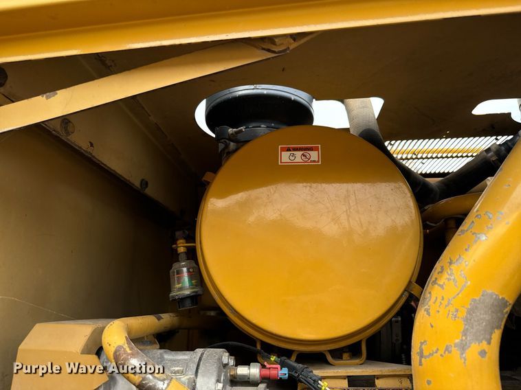 image for item DX1119 2006 Caterpillar 12H motor grader