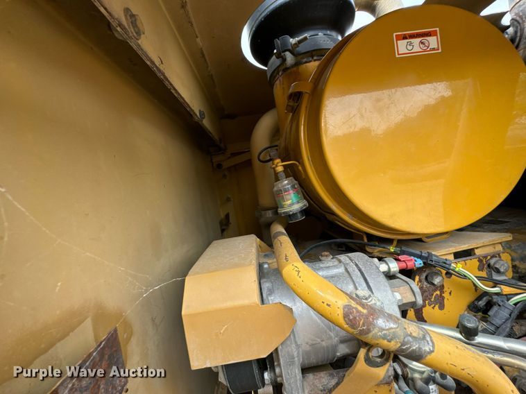 image for item DX1119 2006 Caterpillar 12H motor grader