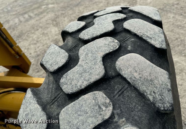 image for item DX1119 2006 Caterpillar 12H motor grader