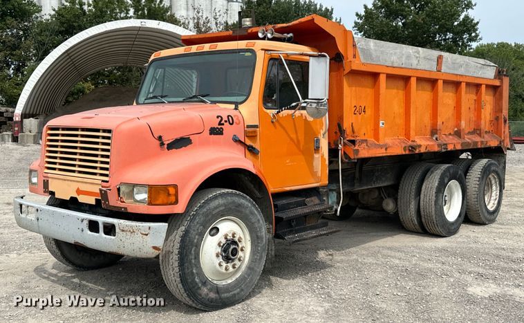 image for item DX1120 1996 International  4900 dump truck