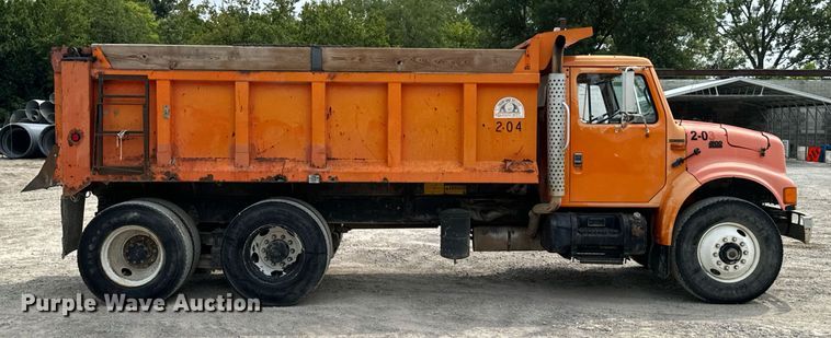 image for item DX1120 1996 International  4900 dump truck