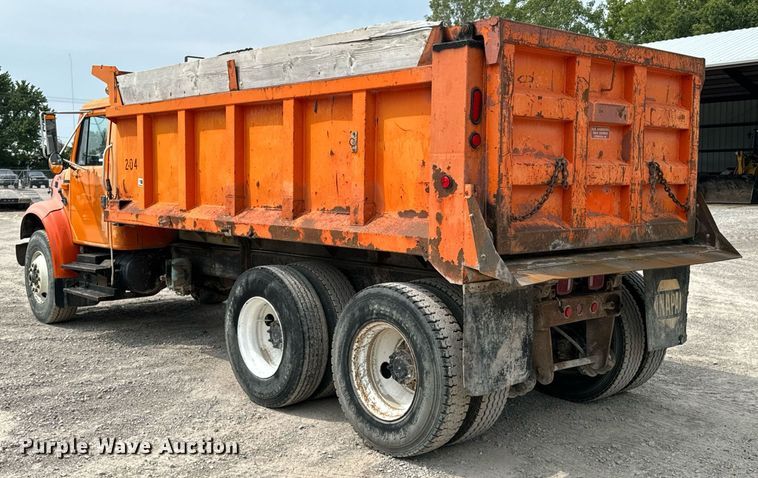 image for item DX1120 1996 International  4900 dump truck